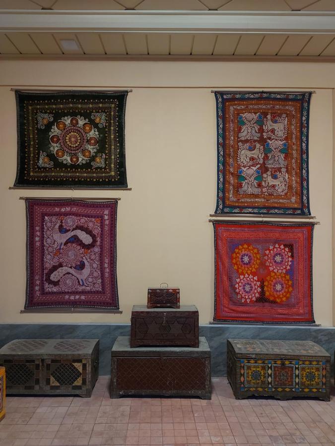 Musavvir Samarkand Buitenkant foto